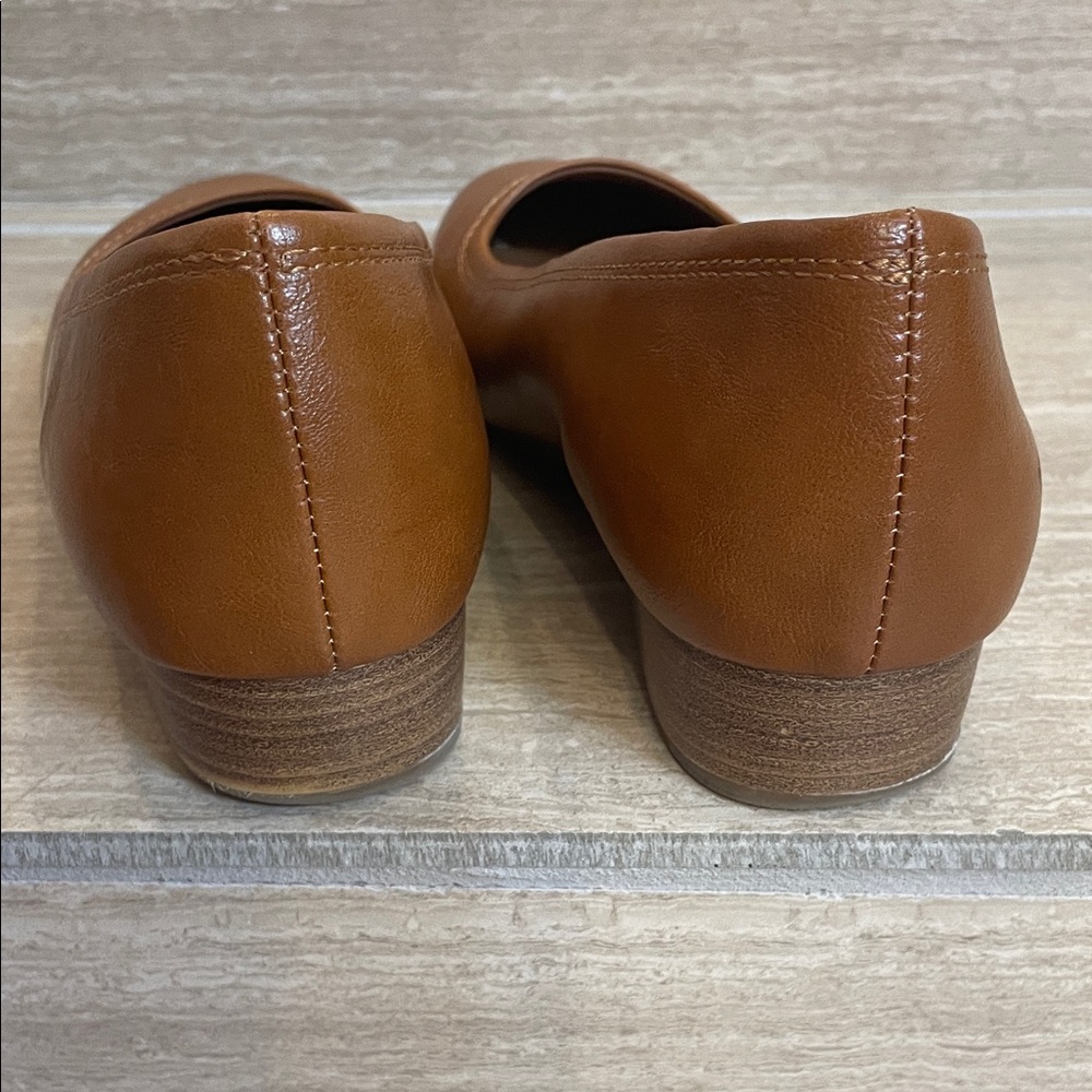 BareTraps UEC Sz 9.5 “Covette” Leather Round-Toe wedged in Cognac - Picture 4 of 9